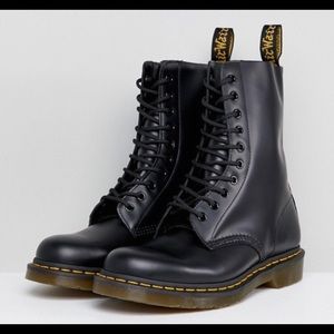 Dr Martens 1490 10 Eye Leather Boots Black